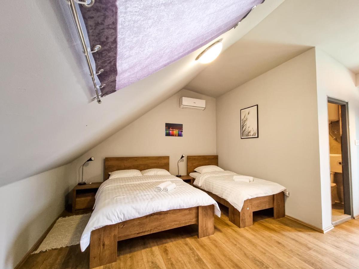 Xxl Rooms Osijek Buitenkant foto