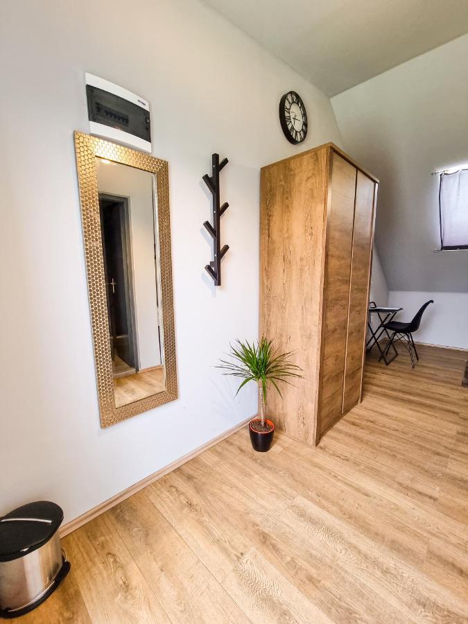 Xxl Rooms Osijek Buitenkant foto