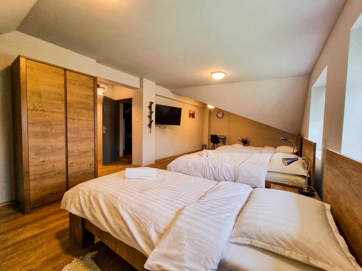 Xxl Rooms Osijek Buitenkant foto