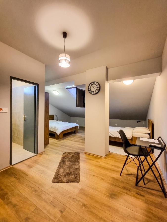 Xxl Rooms Osijek Buitenkant foto