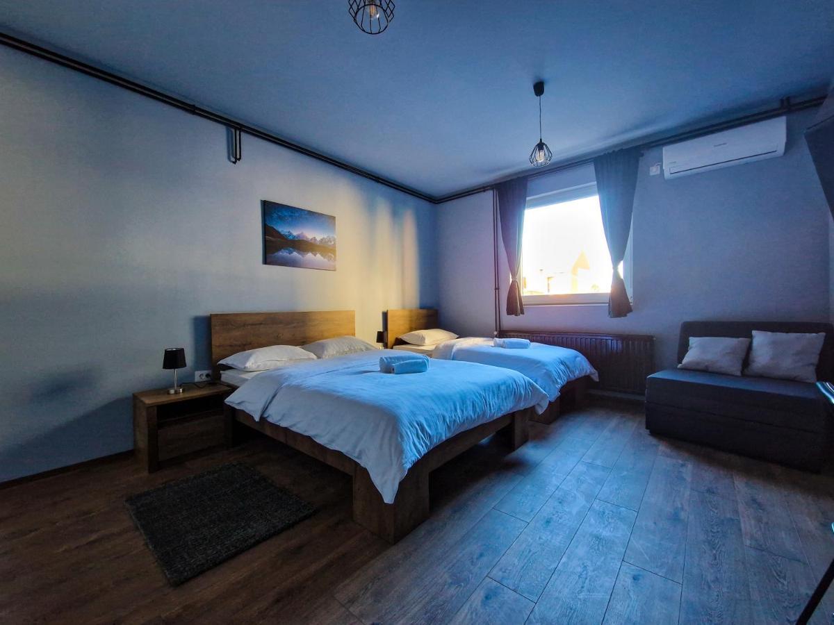 Xxl Rooms Osijek Buitenkant foto