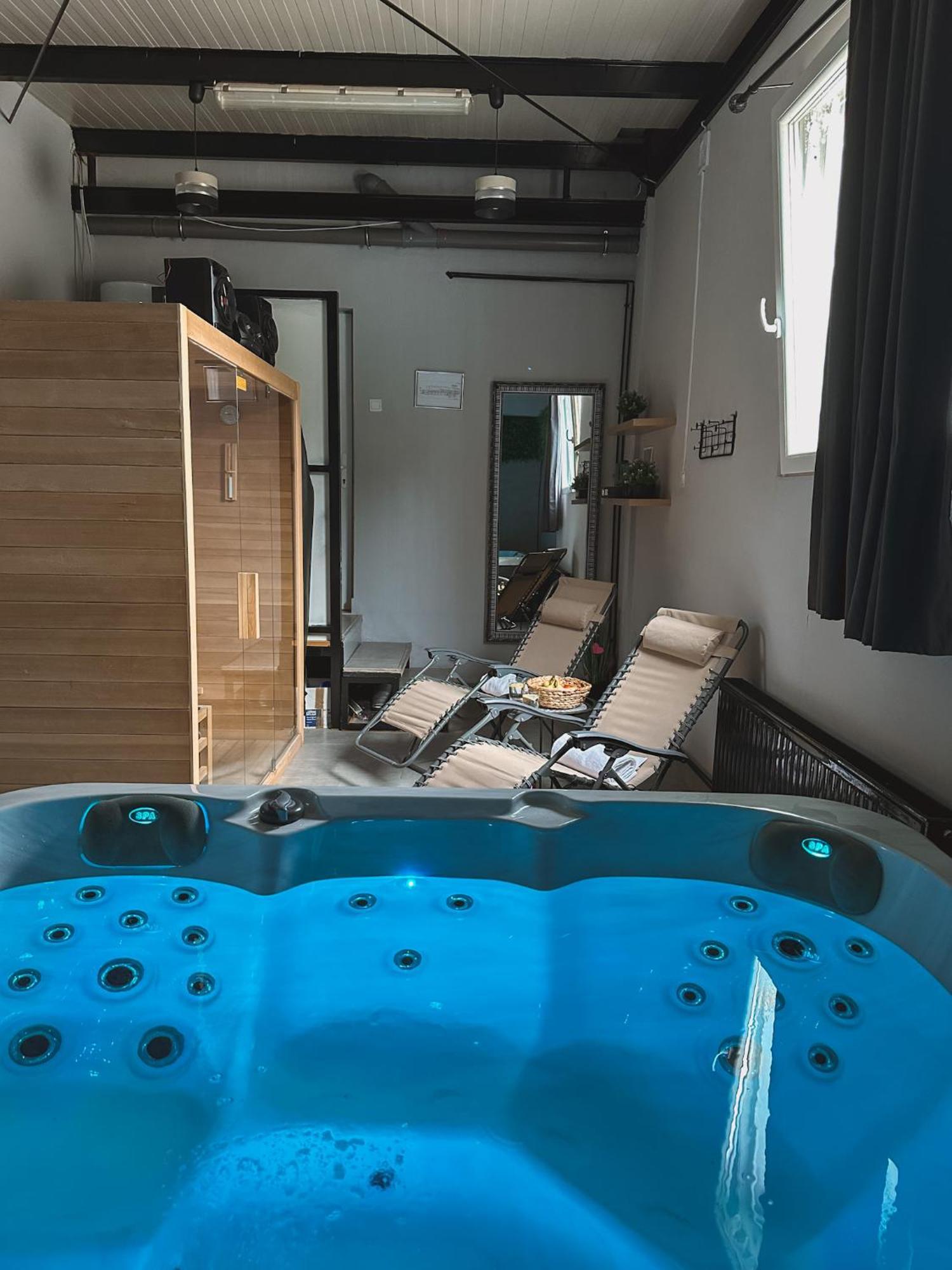 Xxl Rooms Osijek Buitenkant foto