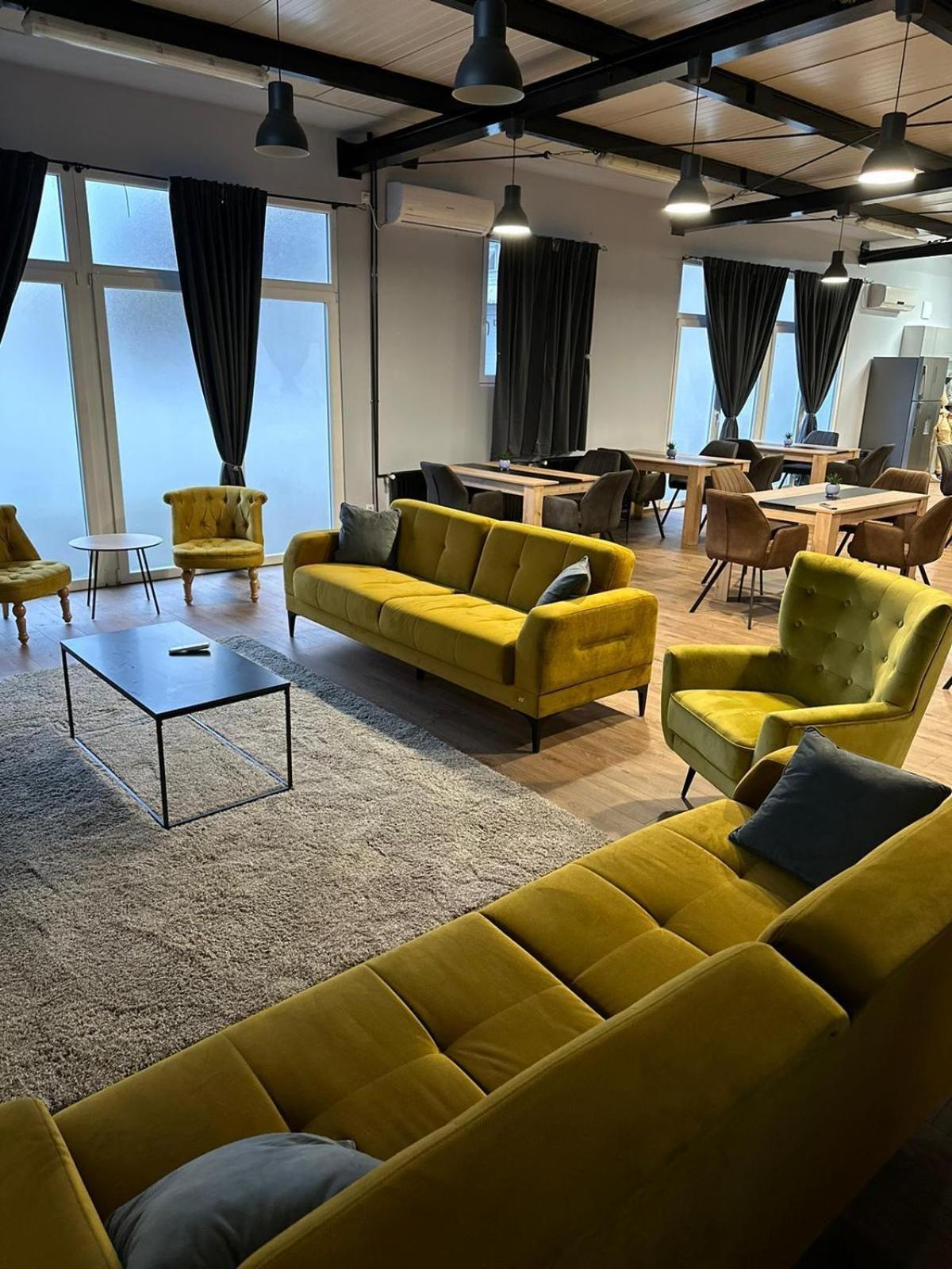 Xxl Rooms Osijek Buitenkant foto